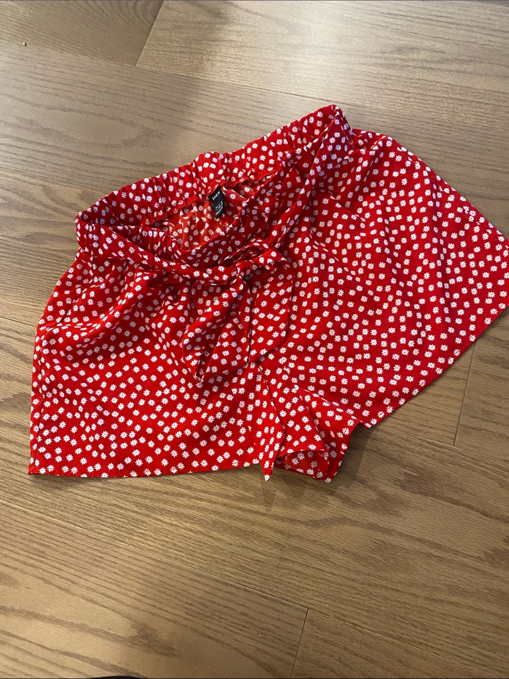 SHEIN Red Daisy Print High Waist Tie Shorts